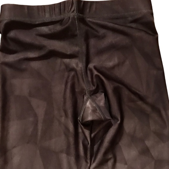 PELOTON By Terez Ombre Geo Leggings - Picture 6 of 10